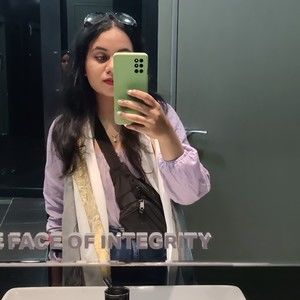 Meet your Posher, Akila